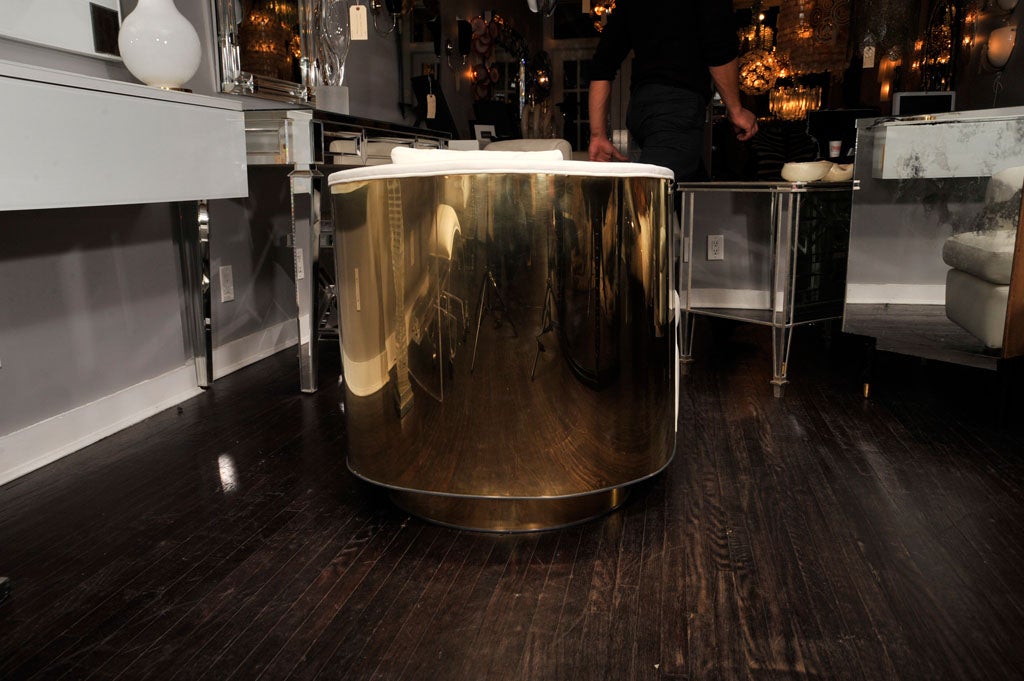 Late 20th Century SINGLE MILO BAUGHMAN SWIVEL CHAIR WITH BRASS BACK