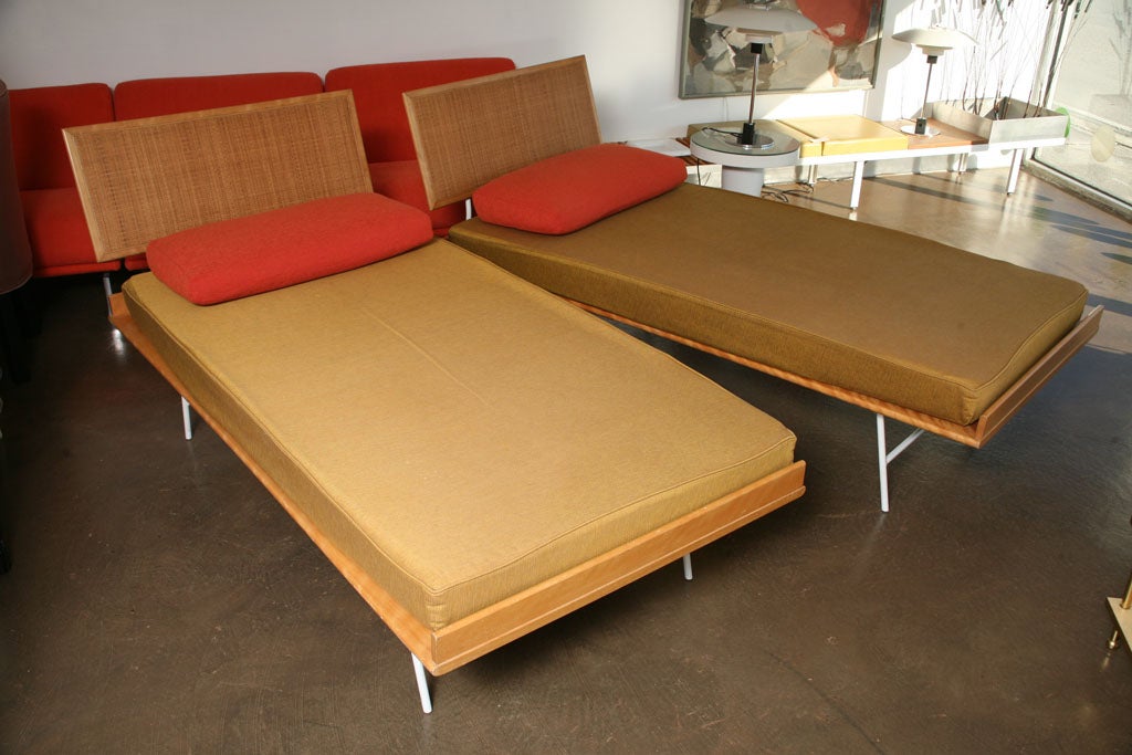 Pair of "Thin Edge" Beds by Nelson for Herman Miller at 1stDibs