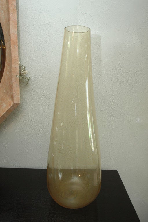 Mid-Century moderno Vaso di vetro screziato d'oro di Murano in vendita