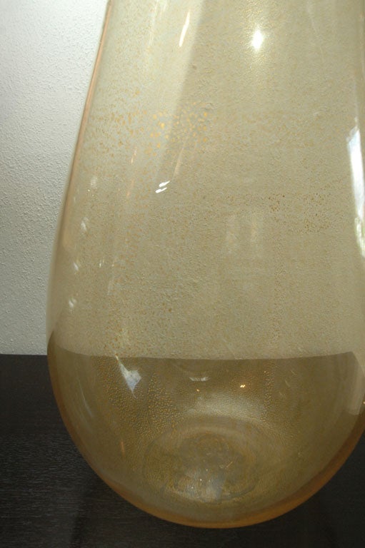Murano Gold Speckled Glass Vase In Good Condition For Sale In Bridgehampton, NY