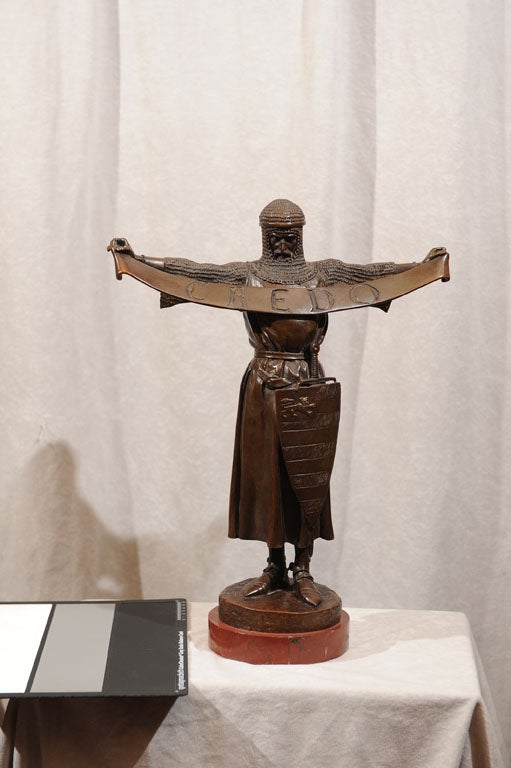 Vérifiez la qualité du moulage de cette remarquable œuvre d'art.  Il s'agit de l'une des sculptures les plus importantes d'Emmanuel Fremiet.  Fremiet est considéré comme l'un des grands sculpteurs de la dernière moitié du XIXe siècle, travaillant