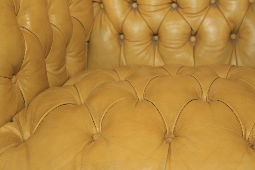 Diamond-Tufted Leather Wingback  Chair 3