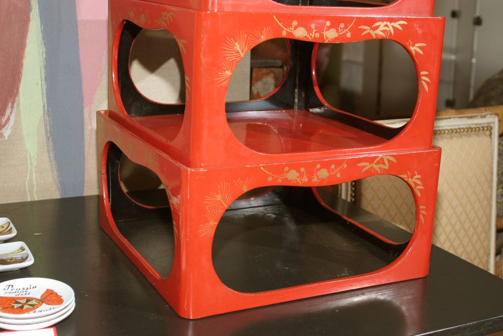 A Nest of Five Antique Japanese Red Lacquer Stands In Good Condition For Sale In New York, NY