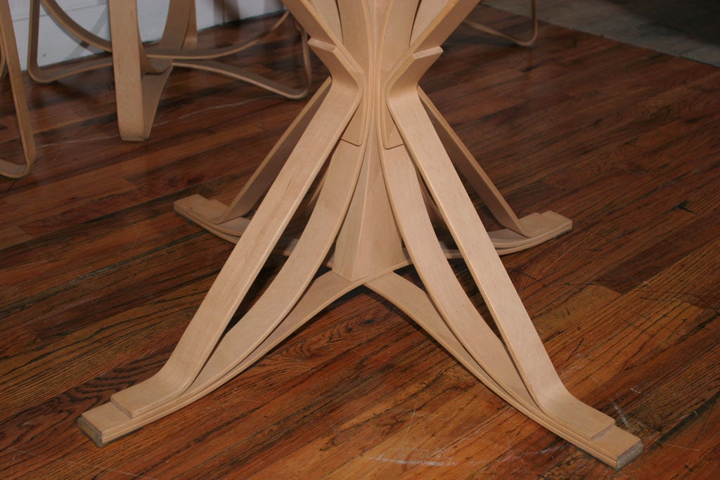 FRANK GEHRY “FACE OFF” TABLE & “HAT TRICK” CHAIRS (4) 2