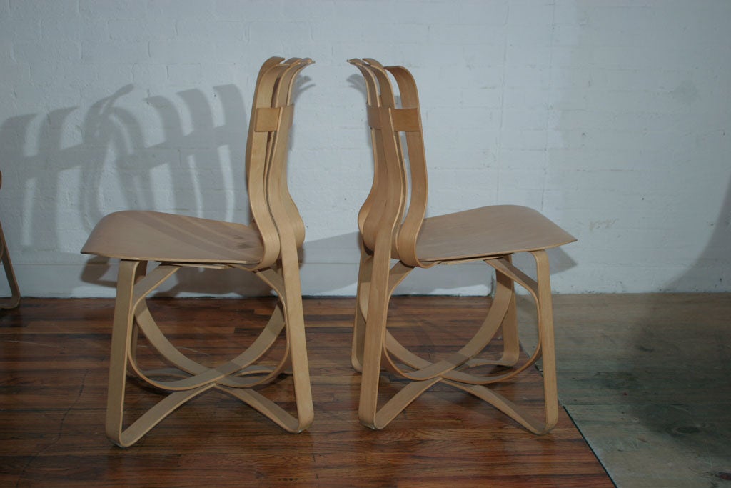 FRANK GEHRY “FACE OFF” TABLE & “HAT TRICK” CHAIRS (4) 4