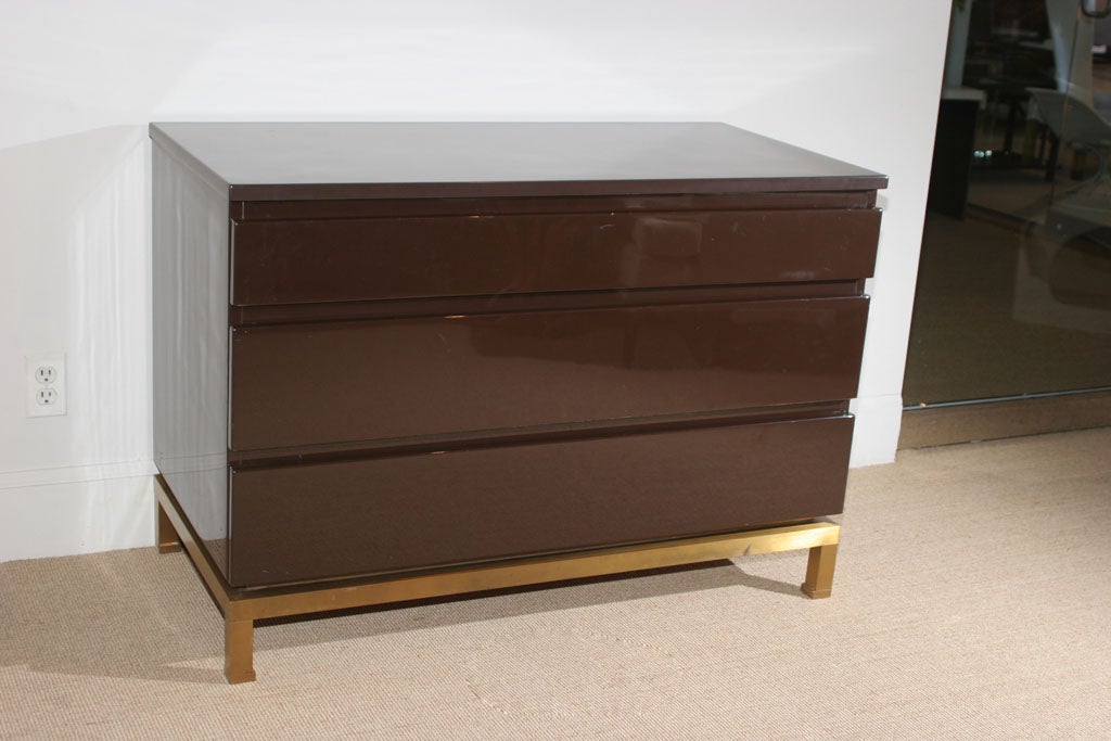 Commode à trois tiroirs laquée de Guy Lefevre pour Jansen