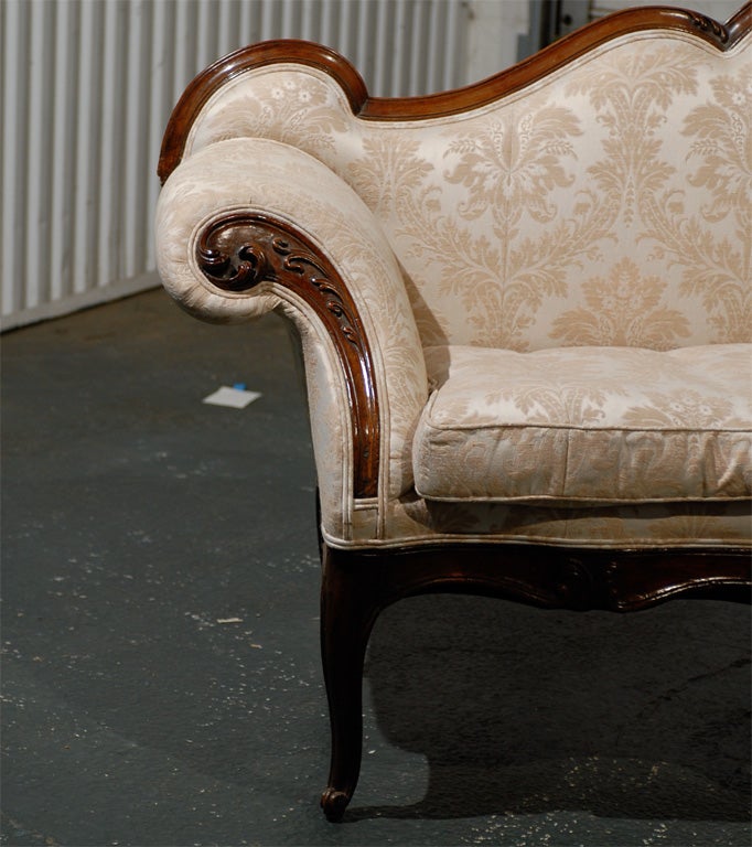 19th Century Italian Venetian Style Upholstered Settee / Canape In Good Condition In Atlanta, GA