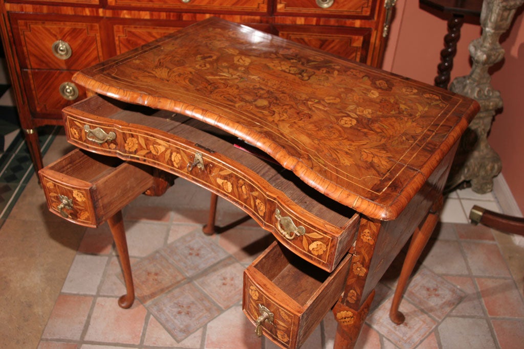 Dutch Queen Ann Marquetry Dressing table, 18th century 5