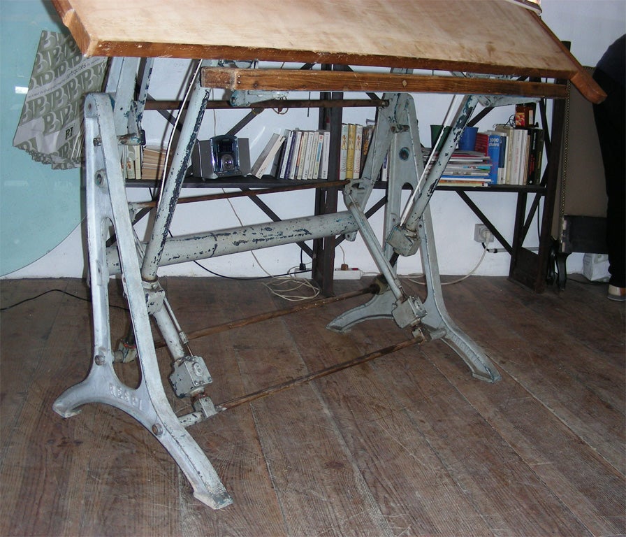 Italian 1920-1930 Architect's Drawing Table For Sale