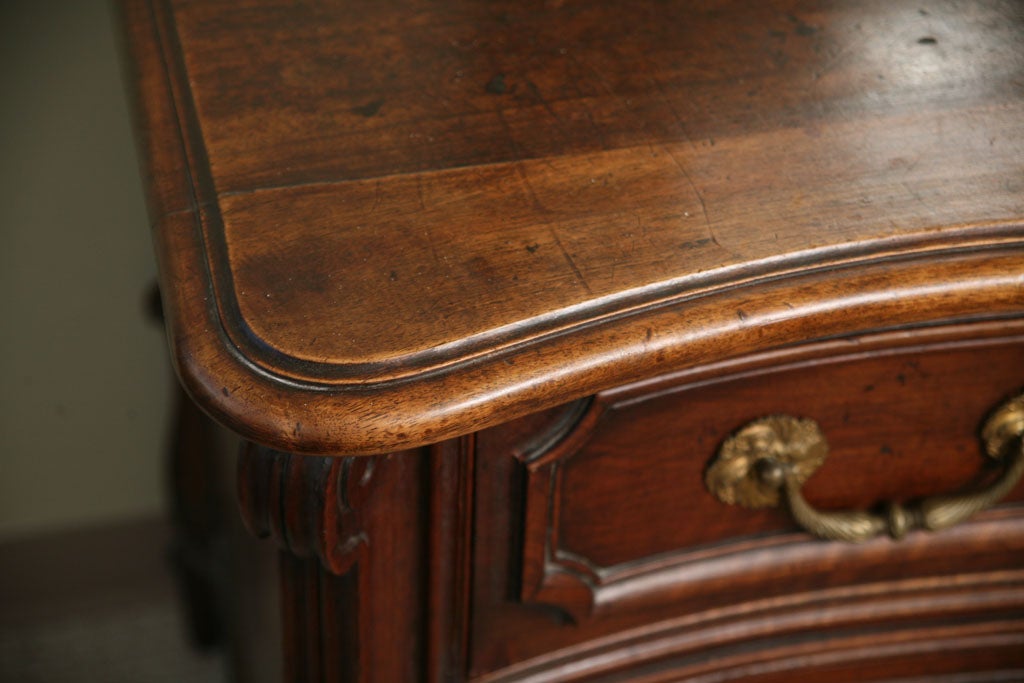 Walnut French Commode Mazarine Late 17th Century For Sale 3