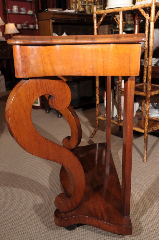 Serpentine Console Table of Mahogany 2