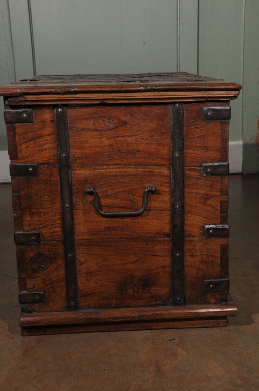 Campaign-Era Military Officer's Iron-Bound Trunk 2