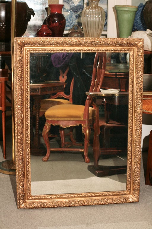 ITALIAN CARVED GILT WOOD FRAME MIRROR