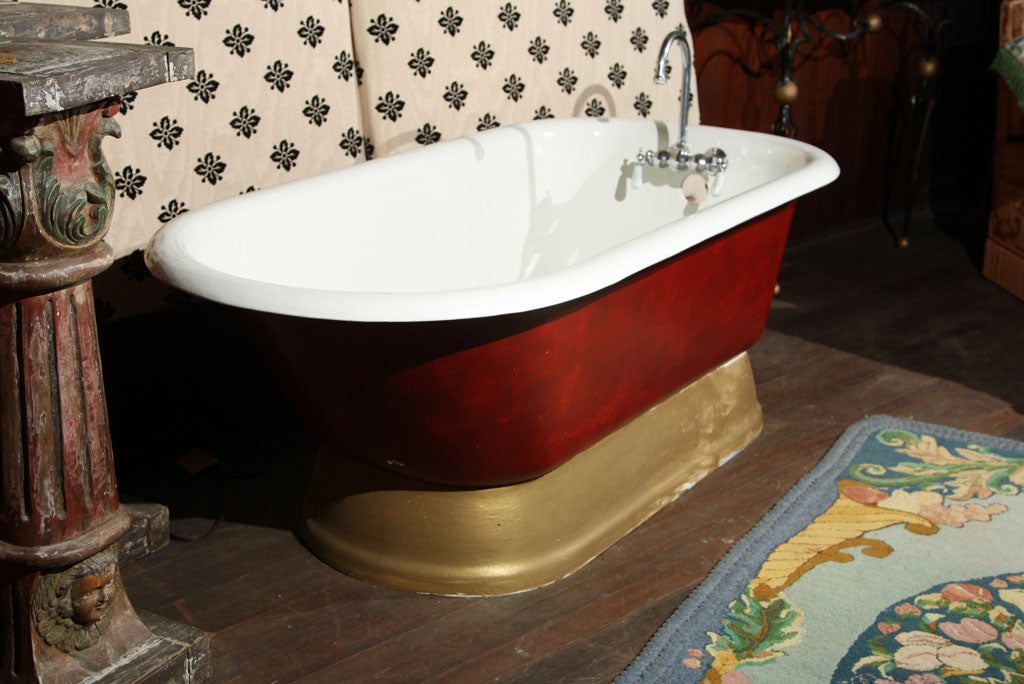 Mid-20th Century Cast Iron Bath Tub