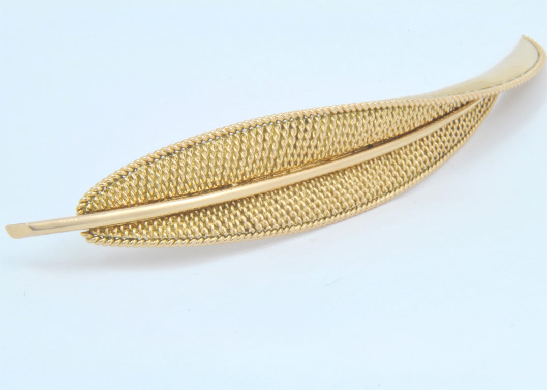 Signature Sterlé Plume Brooch