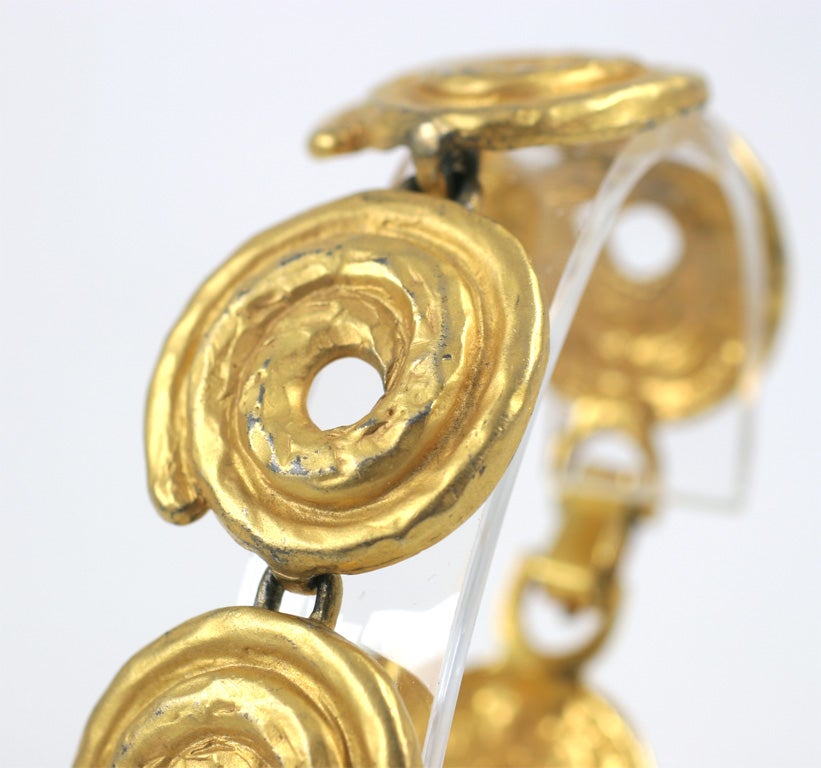 swirl bracelet lock