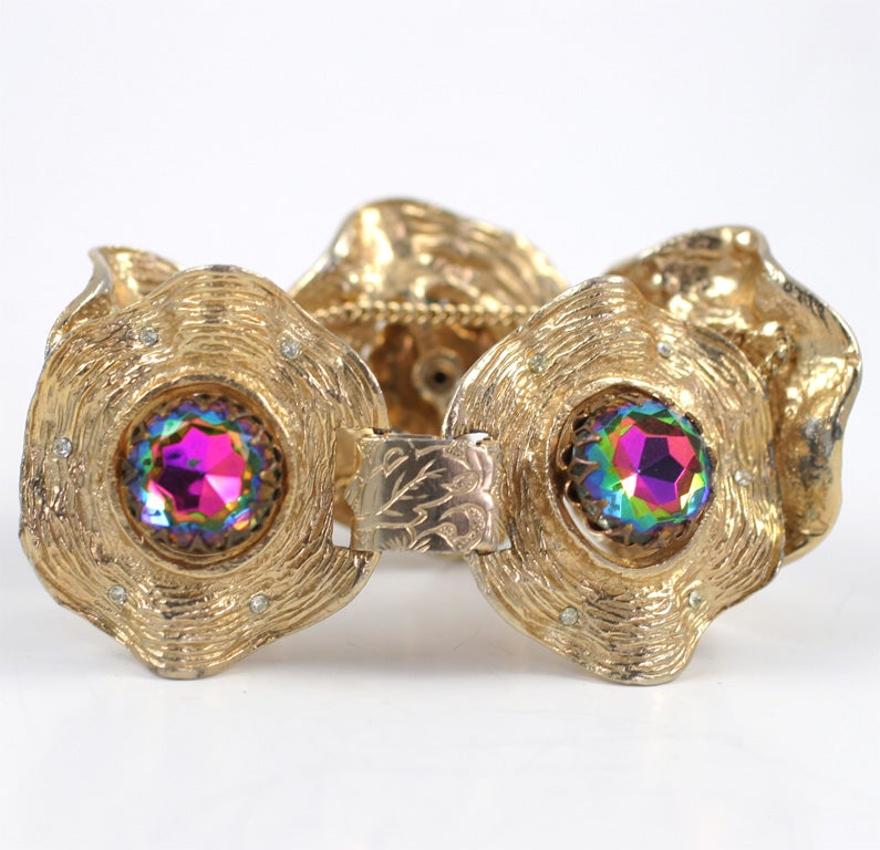 Bracelet doré avec de grandes pierres Aurora Borealis, bijoux de fantaisie Pour femmes en vente
