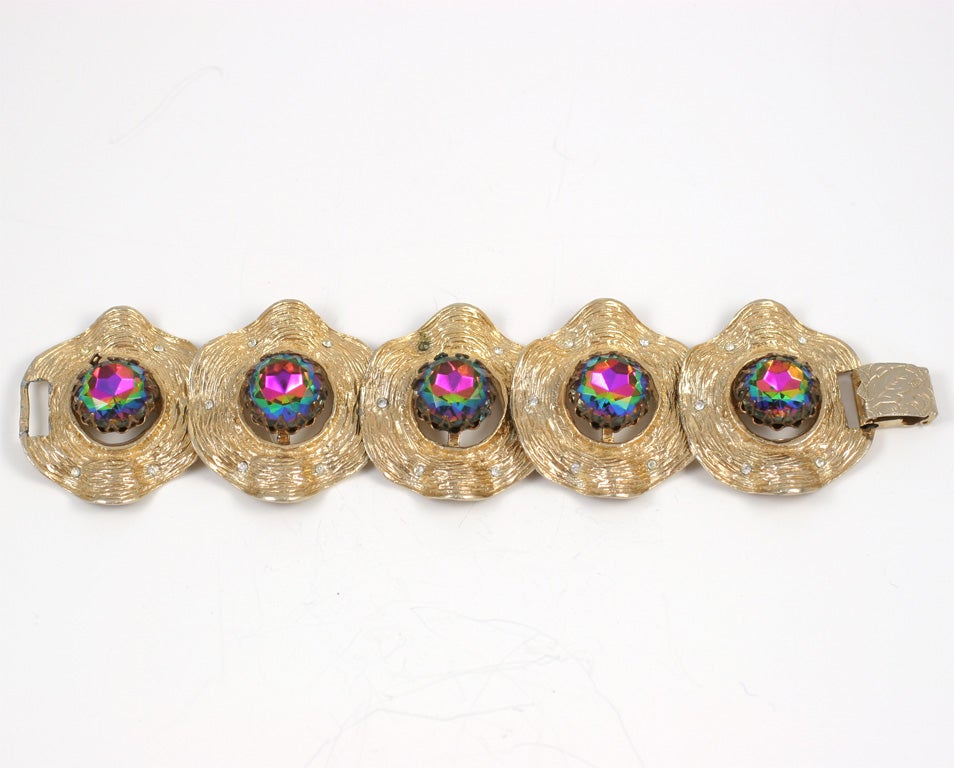 Gilt Bracelet with Large Aurora Borealis Stones, Costume Jewelry In Good Condition For Sale In Stamford, CT