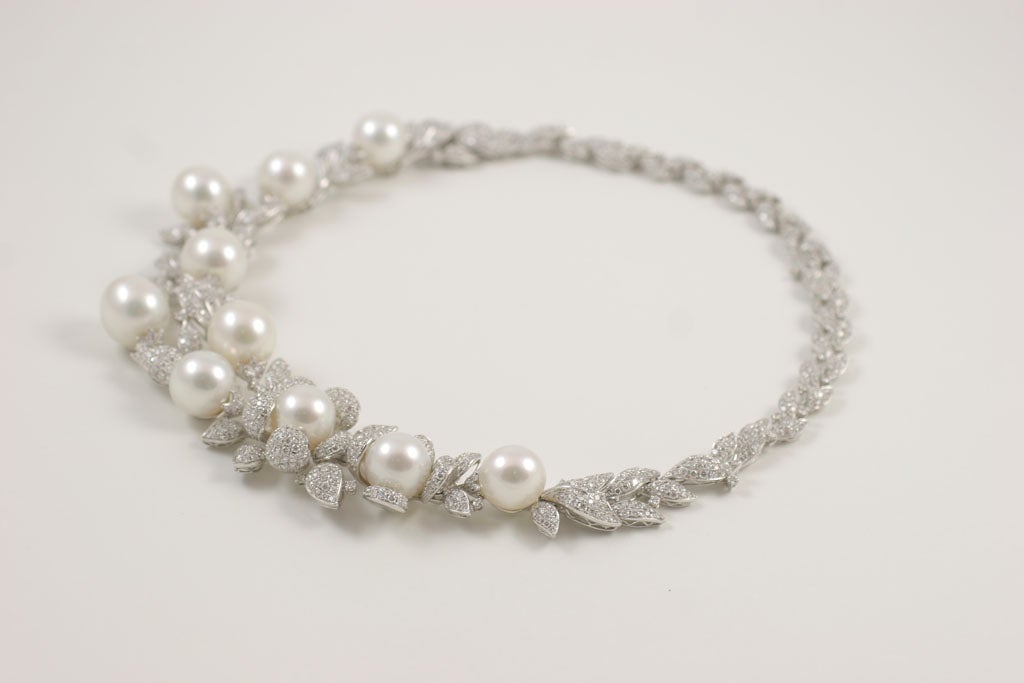Diamond and Pearl necklace In Excellent Condition For Sale In New York, NY