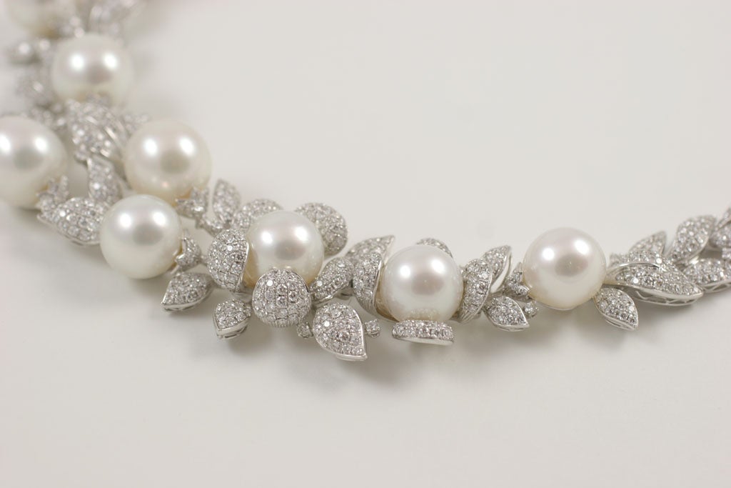 Women's Diamond and Pearl necklace For Sale