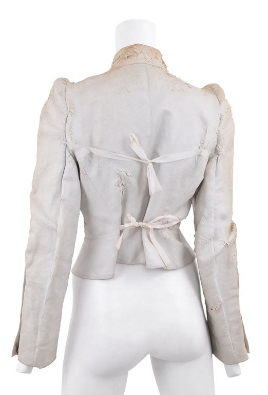 Martin Margiela Weiße Lederjacke mit großer Schnalle<br />
<br />
CIRCA 1989 - 1990