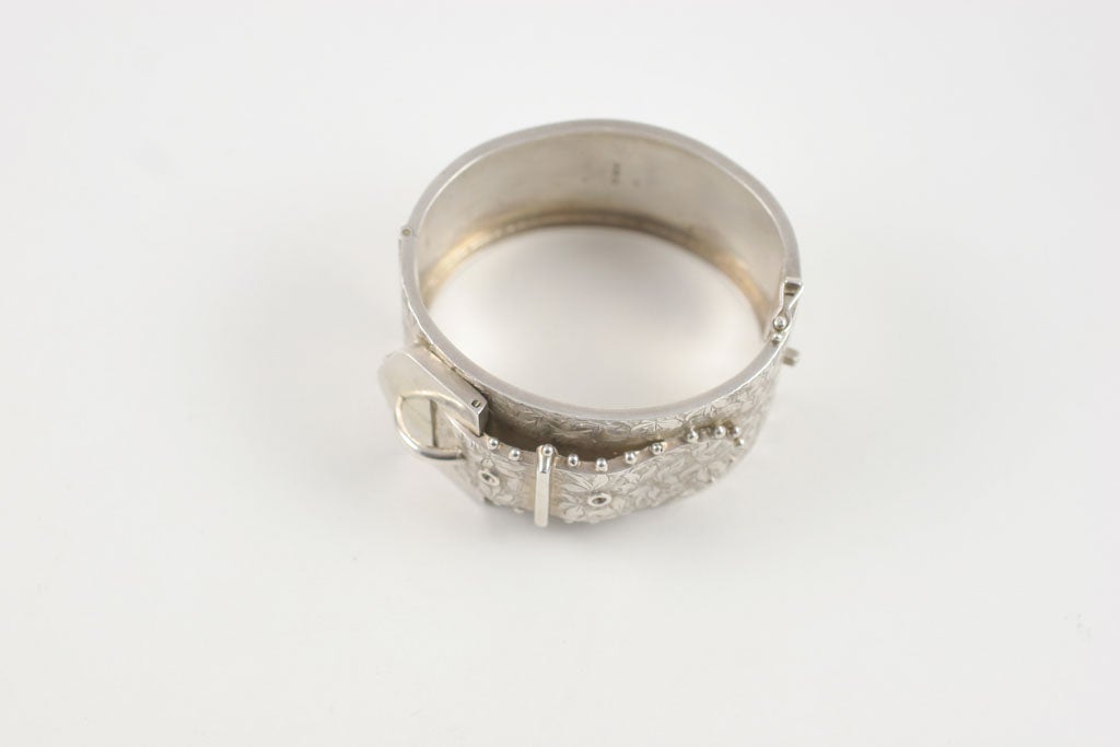 Victorian Silver Cuff Bracelet In Excellent Condition In Stamford, CT