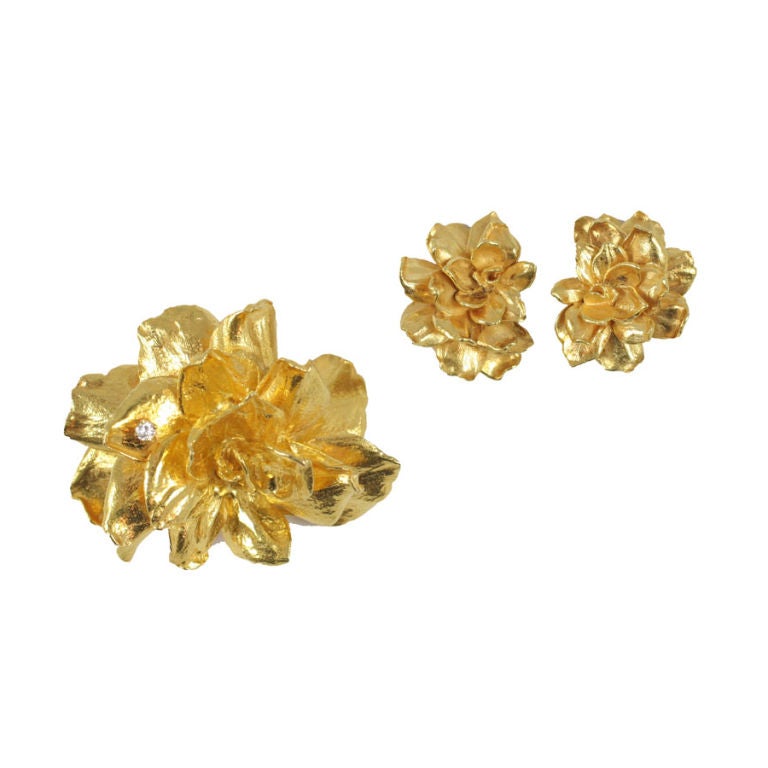 Beautiful Sandra Yunis Gold Flower Earring and Brooch Set