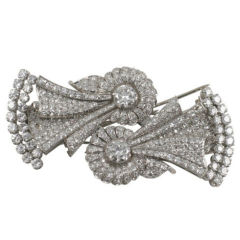 Fabulous Pair of Deco Diamond Brooches, 14 Carats, Platinum
