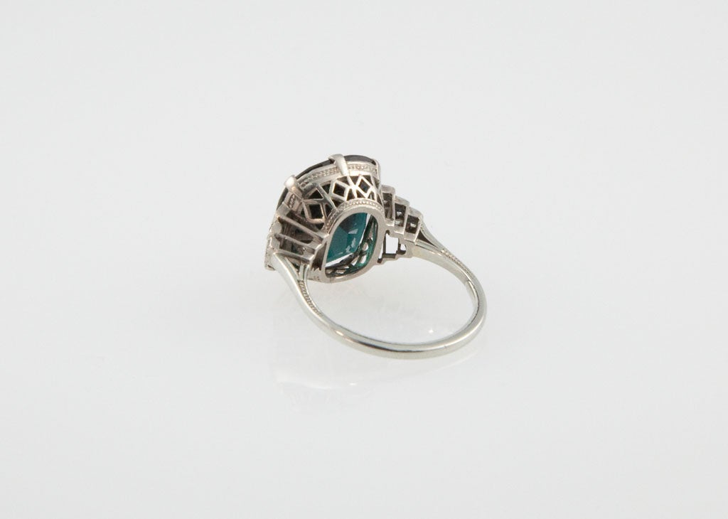 Cushion cut blue Tourmaline ring. 3