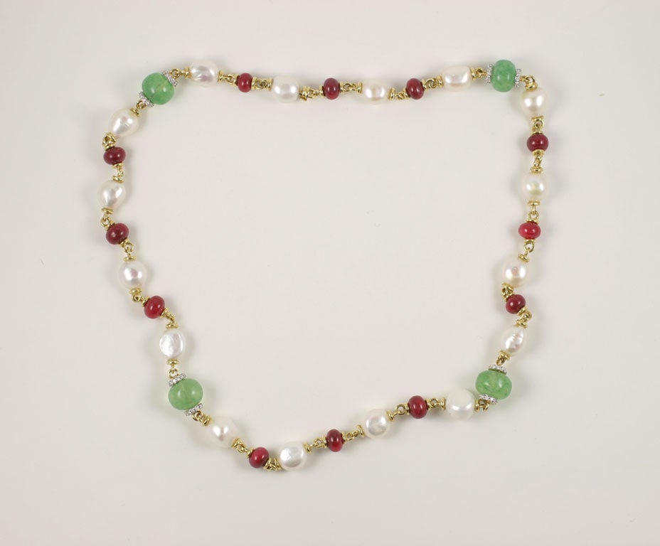 18 k Yellow Gold Green Agate, Ruby pearl and diamond 41 