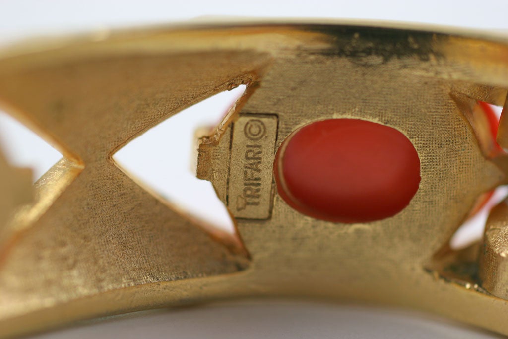 Crown Trifari Koralle und Emaille-Armband, Kostümschmuck 5