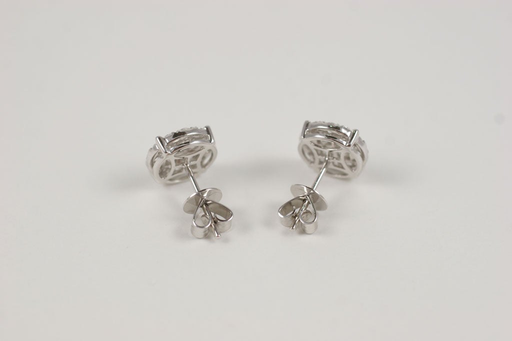 Stunning Carre and Round Diamond Earrings 2