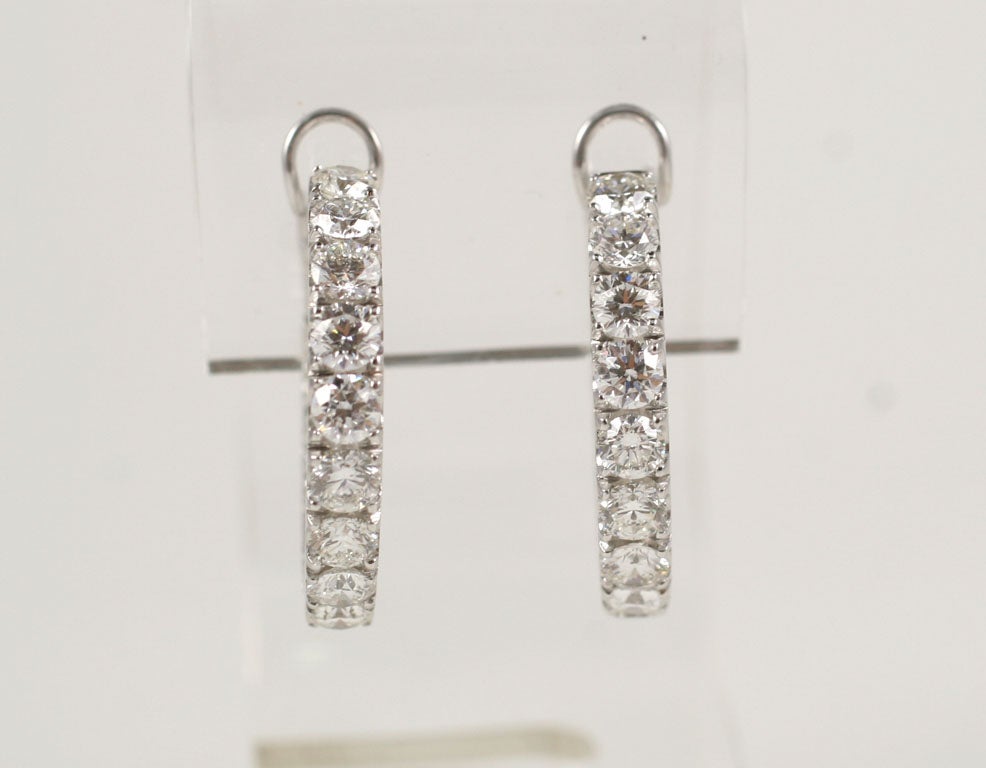 Boucles d'oreilles créoles en diamant taille pleine 18 carats Pour femmes en vente