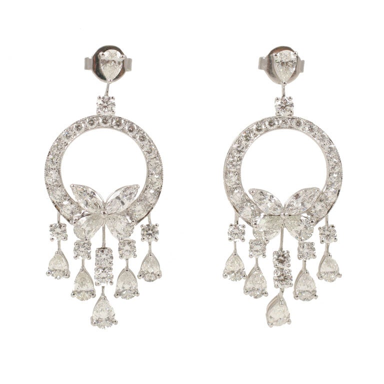 18 k Exquisie Diamond Earrings For Sale