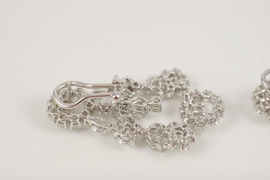 Boucles d'oreilles lustre en diamants taille fantaisie en vente 5