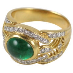 18kt Yellow Gold Cabochon Emerald 
Diamond Ring