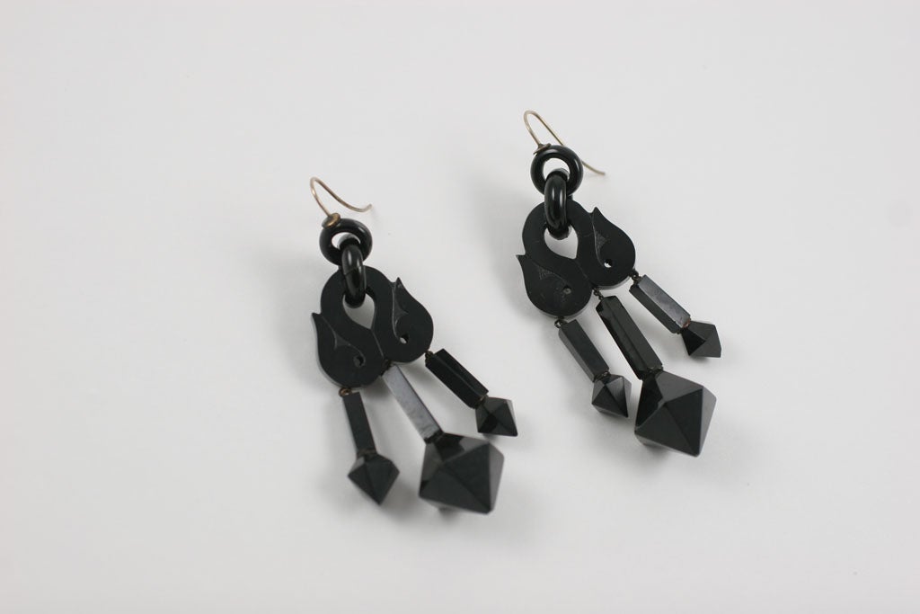 Women's Antique Chandelier Girandole Earrings of Jet
