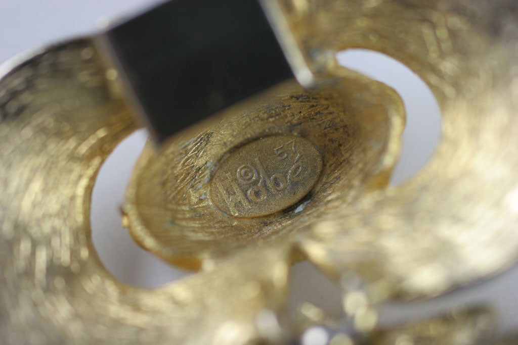 HOBE Bracelet en forme de coquille de palourde en strass et or en vente 6