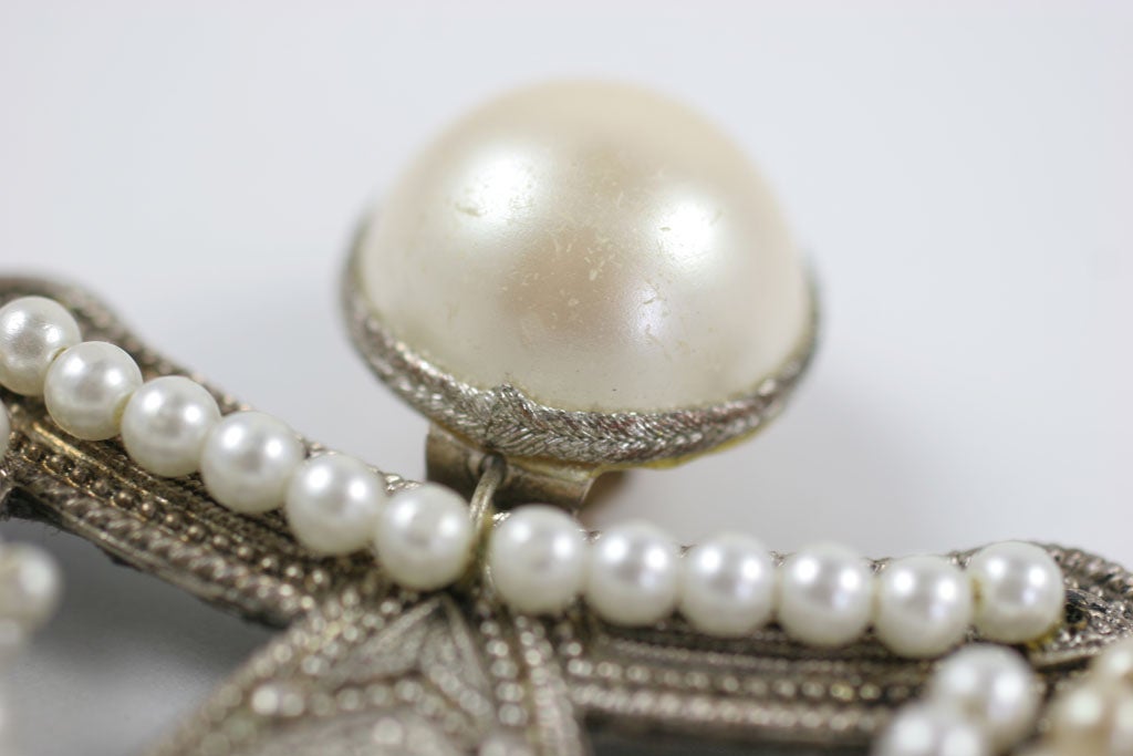 Grandes boucles d'oreilles en argent et « perles », bijouterie de fantaisie en vente 2