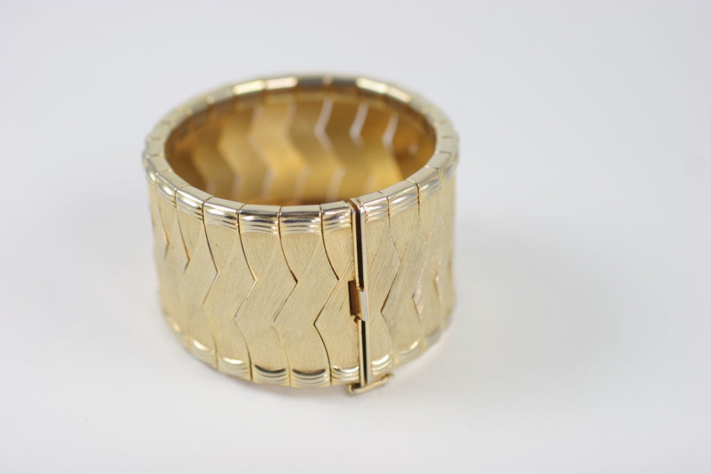 Woven Goldtone Bracelet/ Cuff, Costume Jewelry In Excellent Condition In Stamford, CT