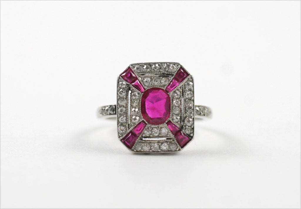 Art Deco Ruby and Diamond Ring In Good Condition In New York, NY