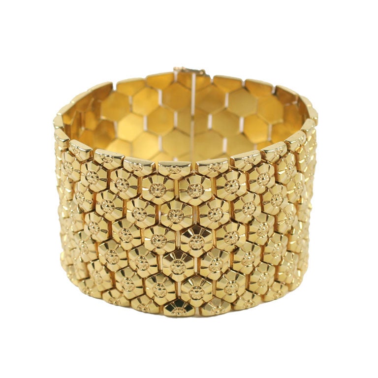 Spectacular Retro Gold Bracelet