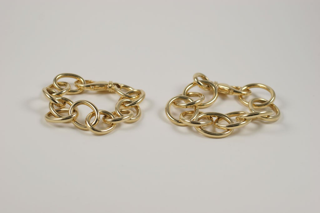 Gold Oval Link Bracelet Small In New Condition For Sale In New York, NY