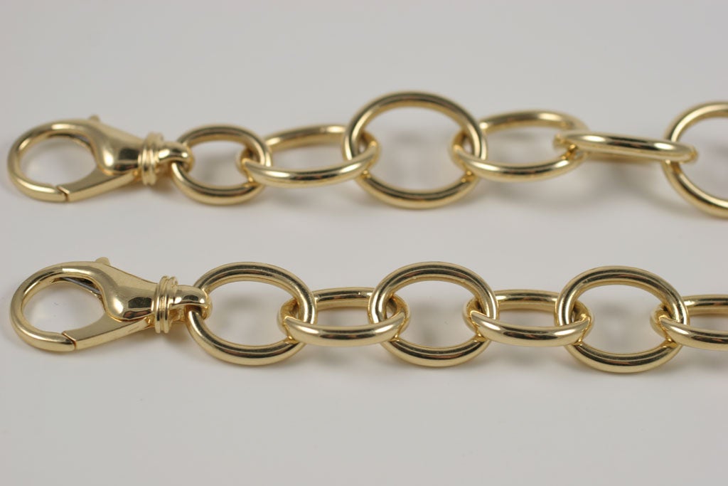 Gold Oval Link Bracelet Small For Sale 2