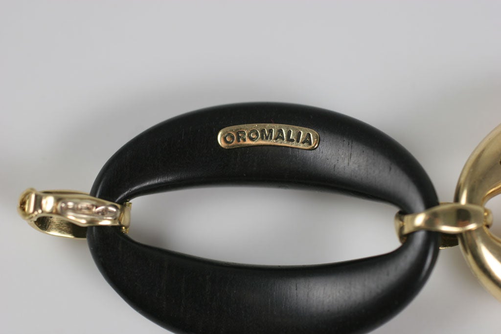 18kt Yellow Gold and Ebony oval link Bracelet For Sale 5