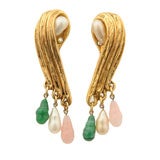 CHIC PAIR OF FRENCH DESIGNED EARRINGS