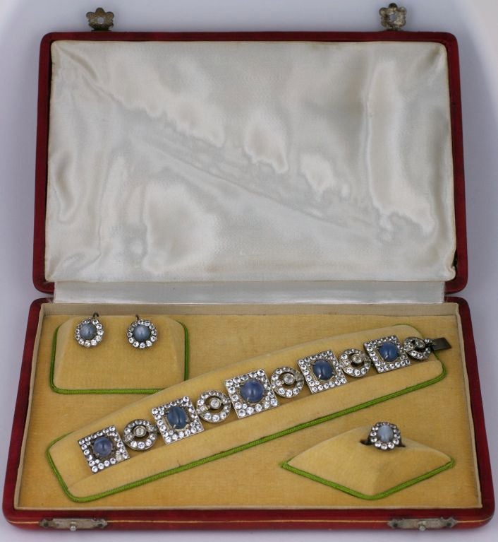 Art Deco White and Star Sapphire Suite in Box For Sale 3