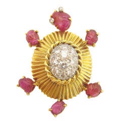 VCA 18k Yellow Gold Turtle Brooch with diamonds and rubies.