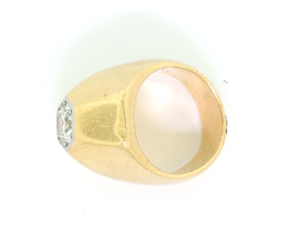 Women's Suzanne Belperron. Gold and diamond lady's chevalière ring
