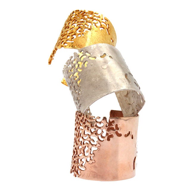 Lace Cufflink Bracelet in 18k gold For Sale